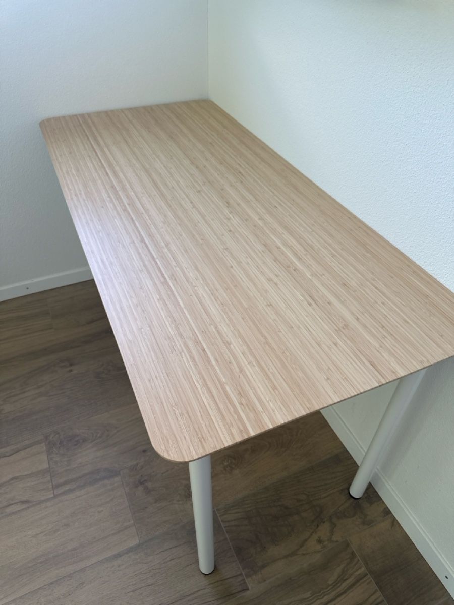 Ikea Scrivanie: Neuer Bürotisch 140 x 65 – Nuovo (secondo la descrizione) da Hünenberg See venduto da misterblee 1