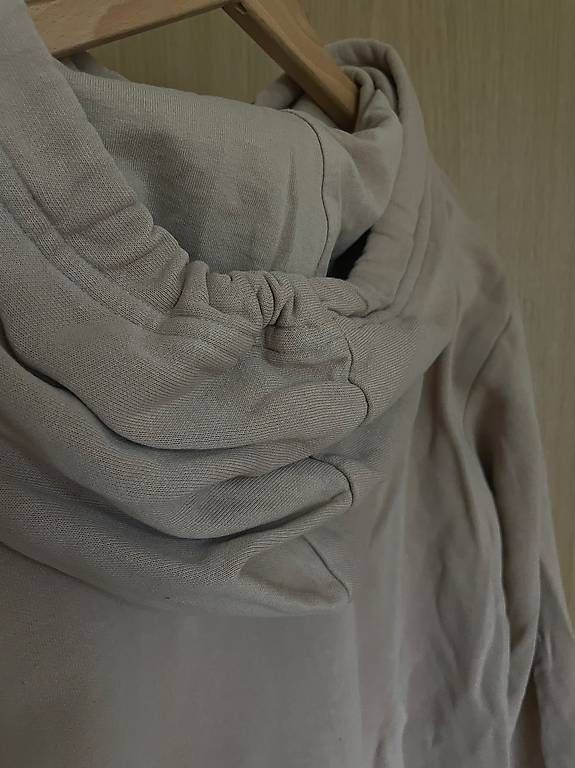 Maglioni & Felpe: Beiger Hoodie – Usato da Zürich venduto da mar_5gpw 1