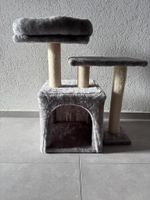 Arbre à chat gris avec niche 