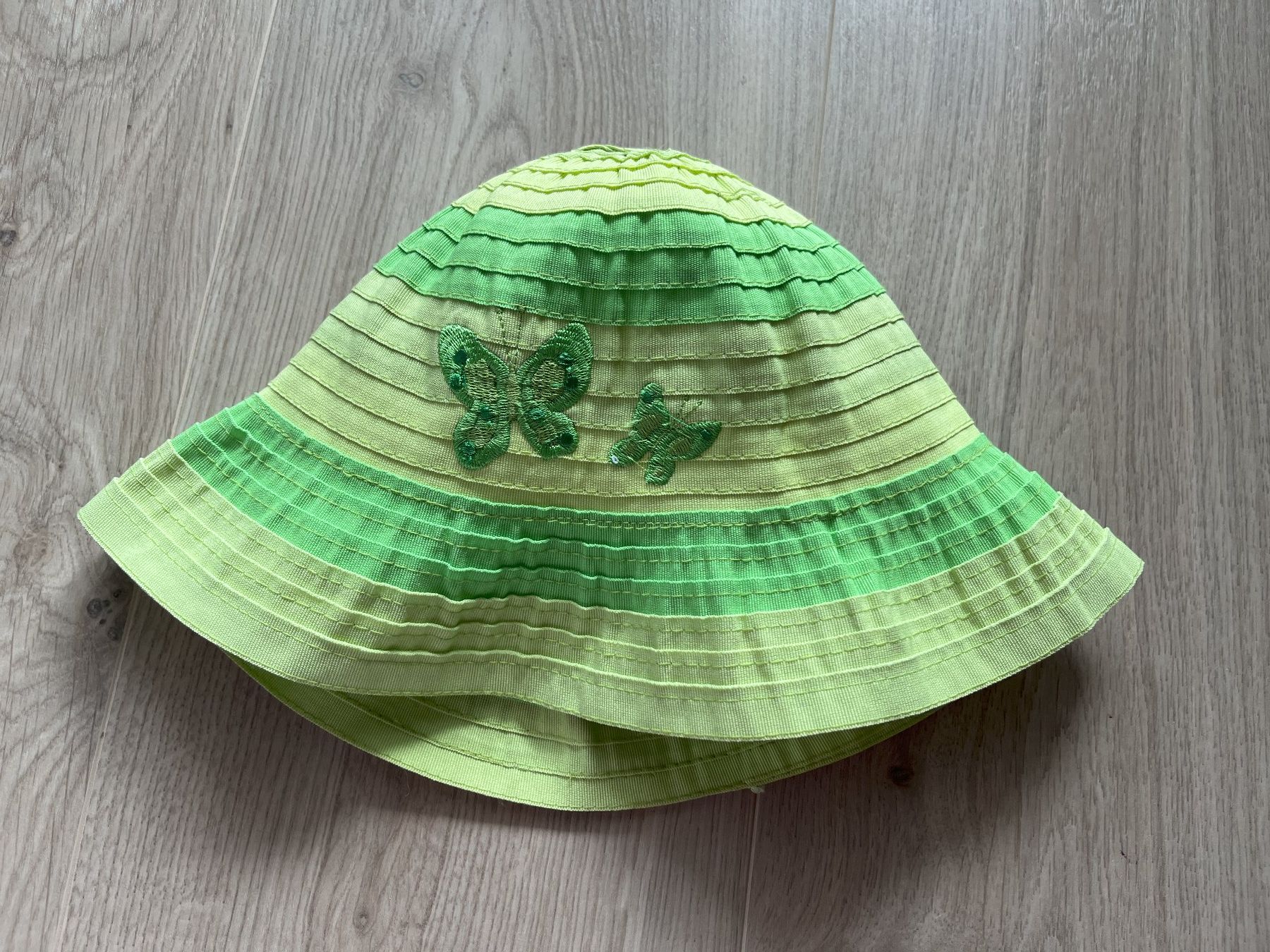 Altro abbigliamento per bambina: Herziger Sonnenhut Gr. 53cm, neu – Nuovo e nell'imballaggio originale da Rigi Kaltbad venduto da Tinjac7371