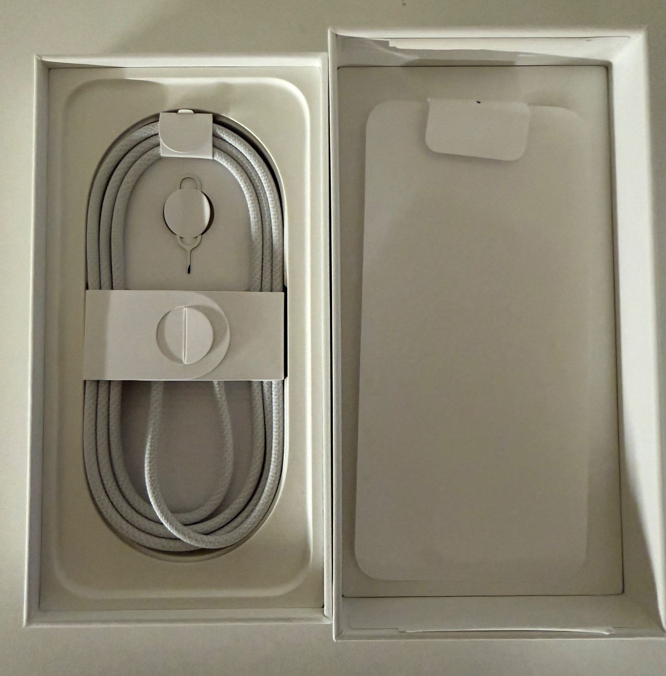 Apple Telefoni cellulari / Smartphones: Apple iPhone 16e 128GB noir comme neuf – Usato da Gryon venduto da Hamynos 8