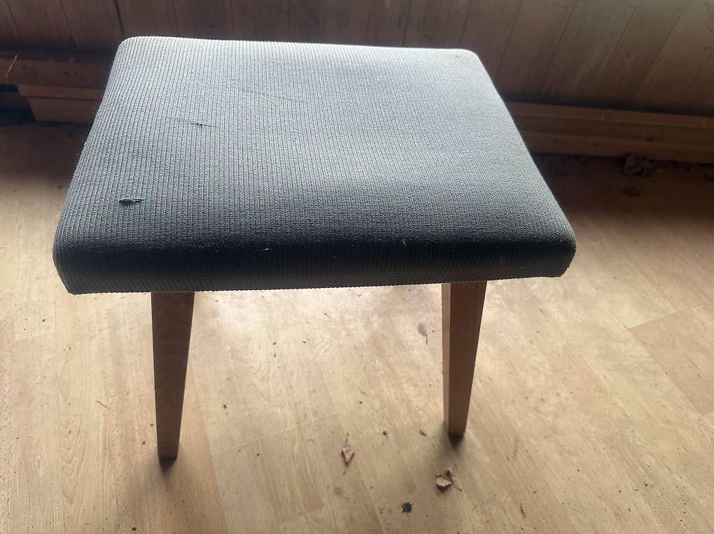 Sgabelli: Hocker – Usato da Luzern venduto da Lu66