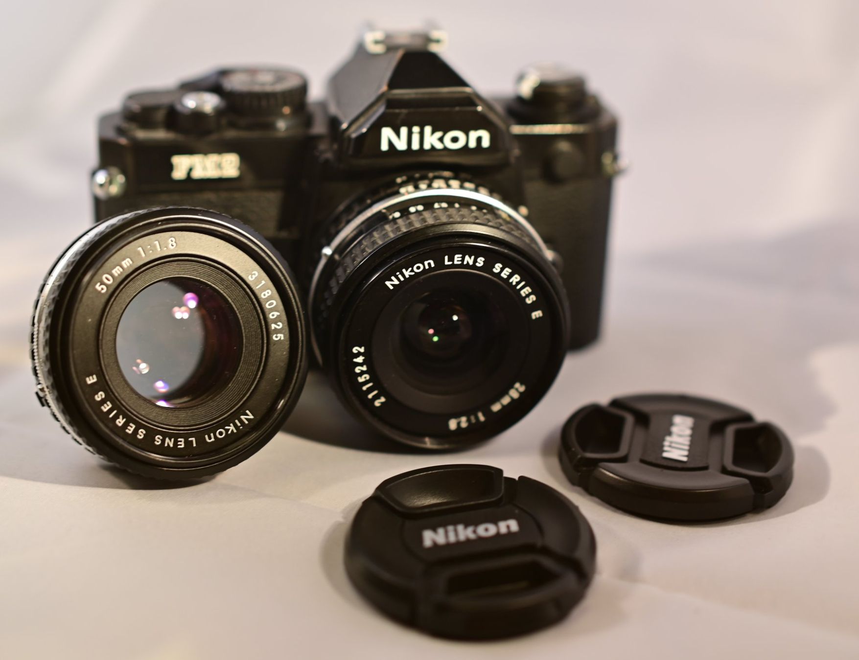 Nikon Appareil photo: Nikon FM2 mit zwei Objektiven – D'occasion à Uster par Stoessda 2