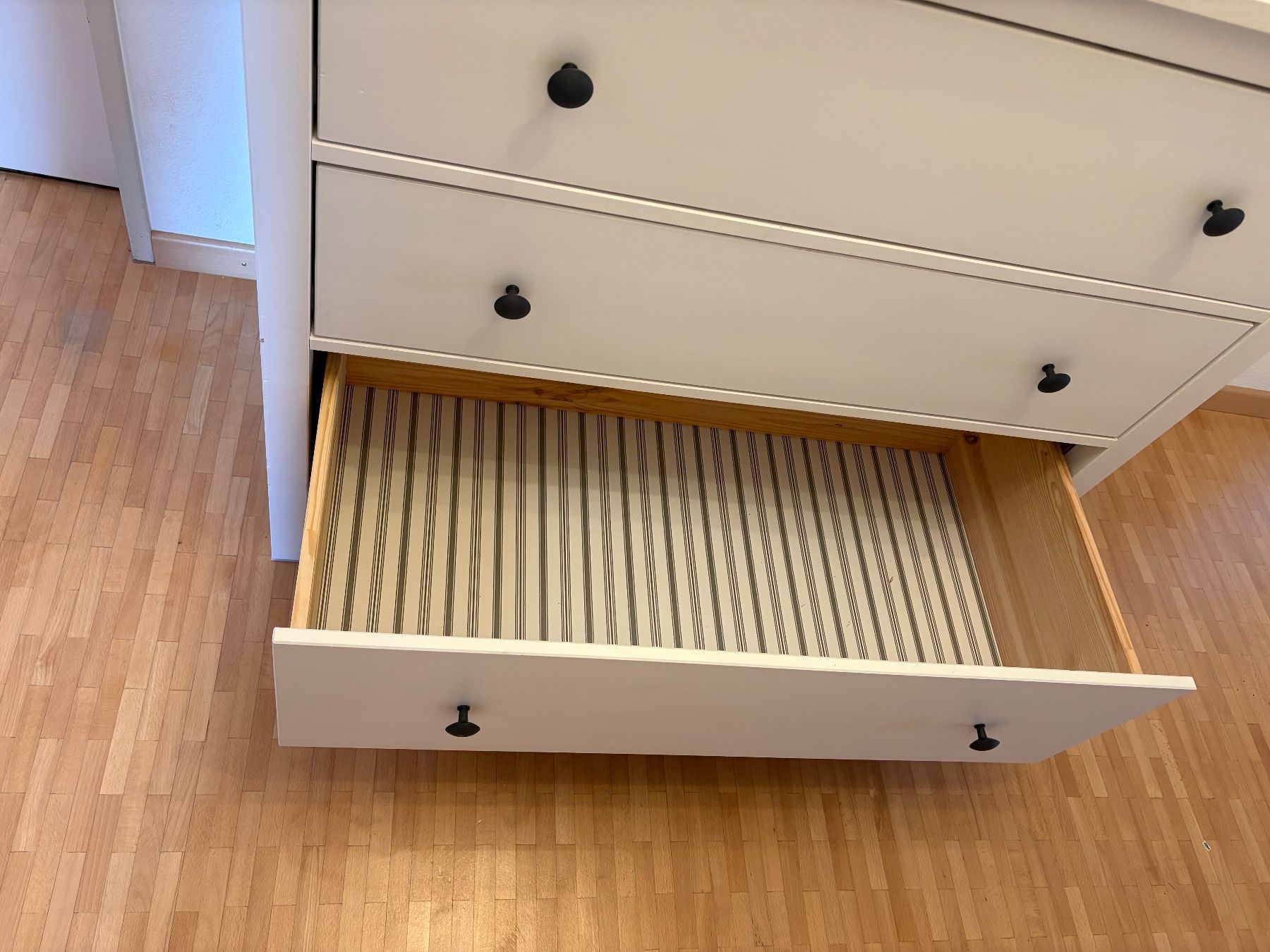Ikea Cassettiere: HEMNES Kommode mit 3 Schubladen – Usato da Winterthur venduto da domenico_84 4
