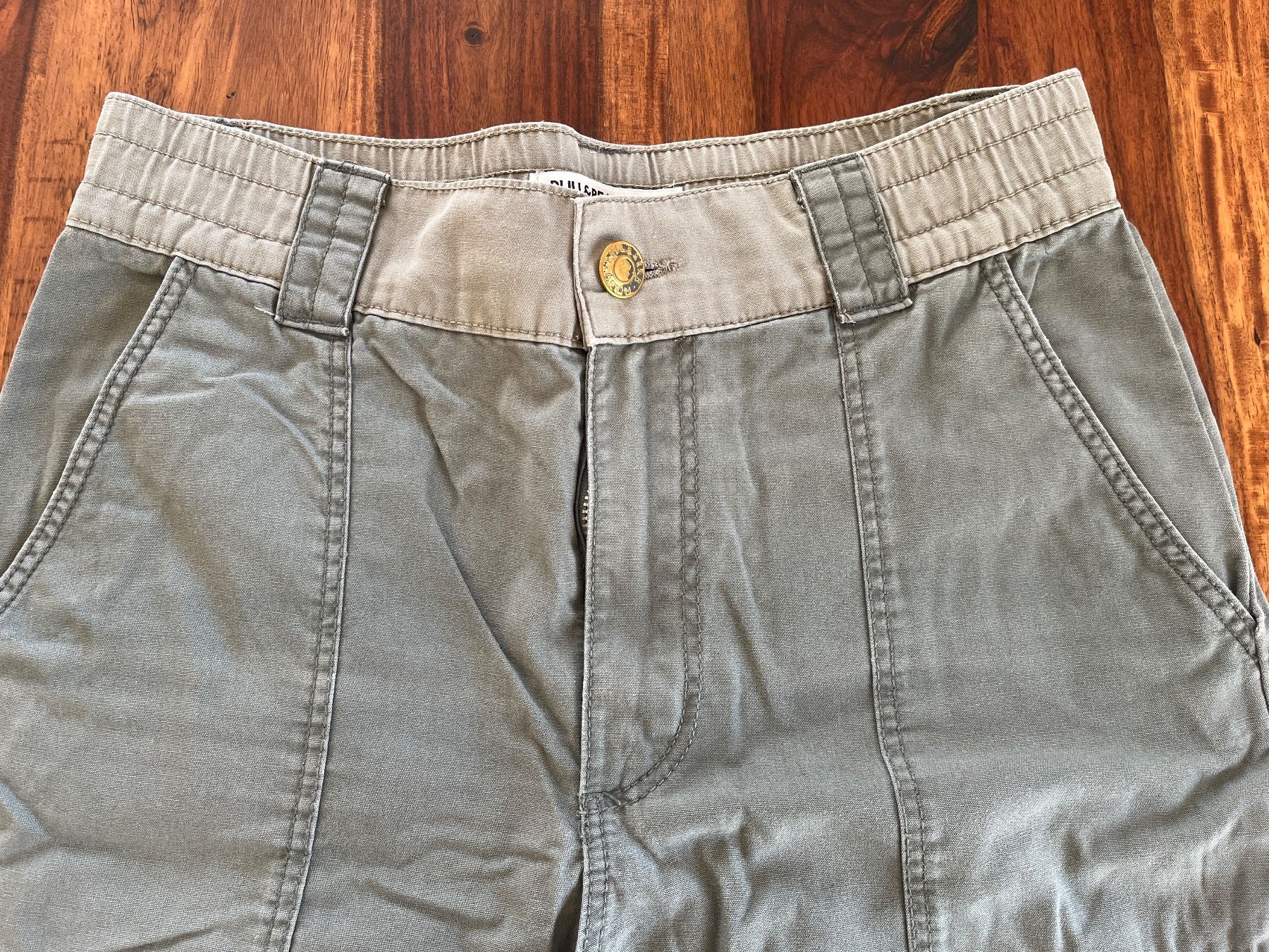 Pull&Bear Pantaloni: Pantalon cargo vert kaki patchwork taille S – Usato da Cossonay-Ville venduto da 021epi70 2