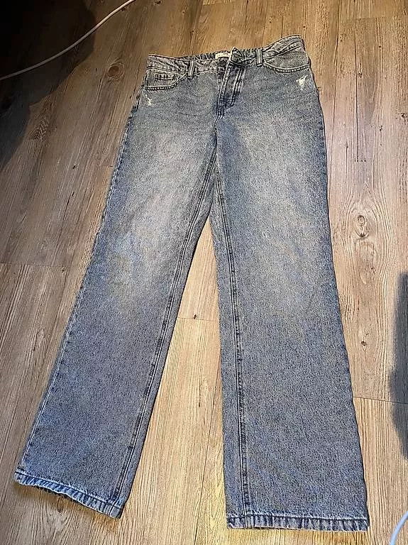 Jeans: Jean Stradivarius taille 38 – Usato da Yverdon-les-Bains venduto da car_xd5s