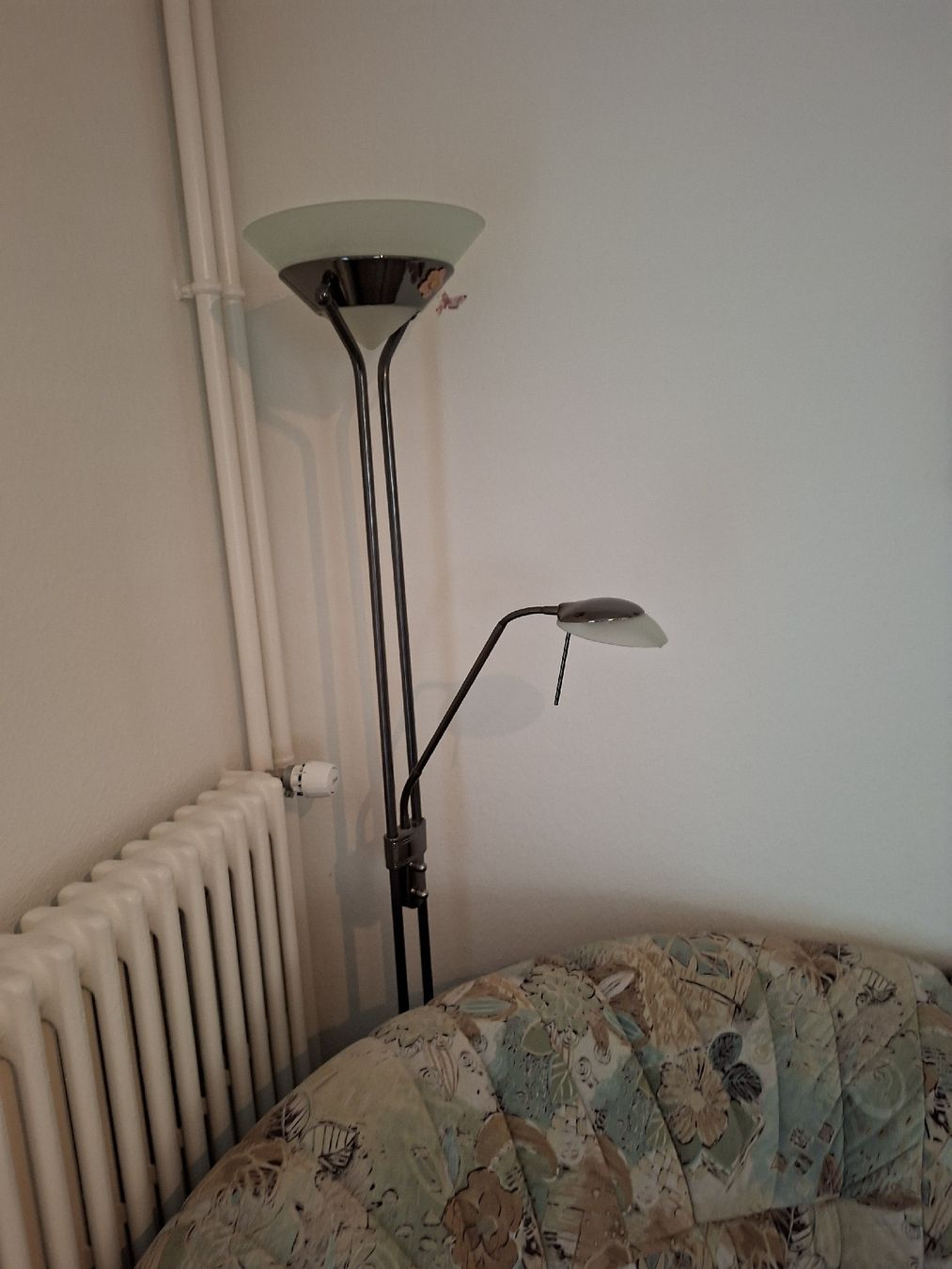 Divani: Ecksofa mit Schlaffunktion floral gemustert gebraucht – Usato da Wengi b. Frutigen venduto da inf_722z 3