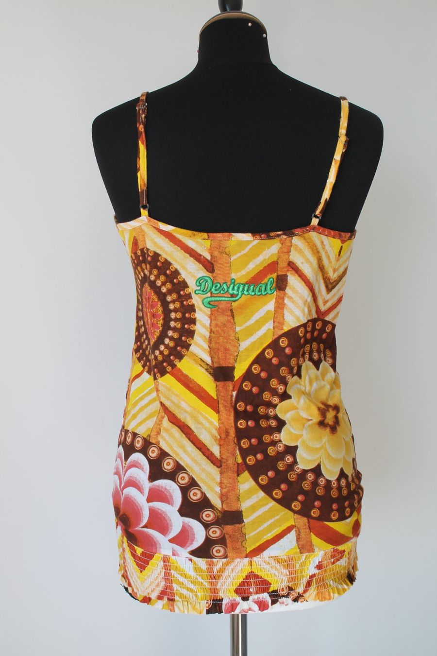 Desigual Top: Top DESIGUAL taille L – Usato da Chez-le-Bart venduto da jasse 1