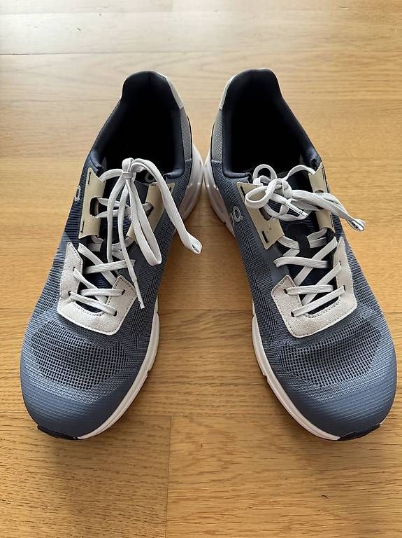 On Chaussures hommes: ON Schuhe Cloudrift Herren Grösse 44.5 – D'occasion à Ebikon par sherra