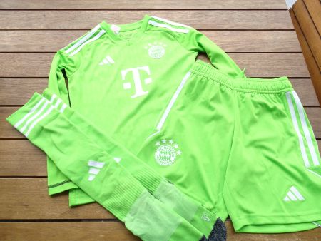 Original - FC Bayern München Goalie Set Sommer #27, Gr. 140