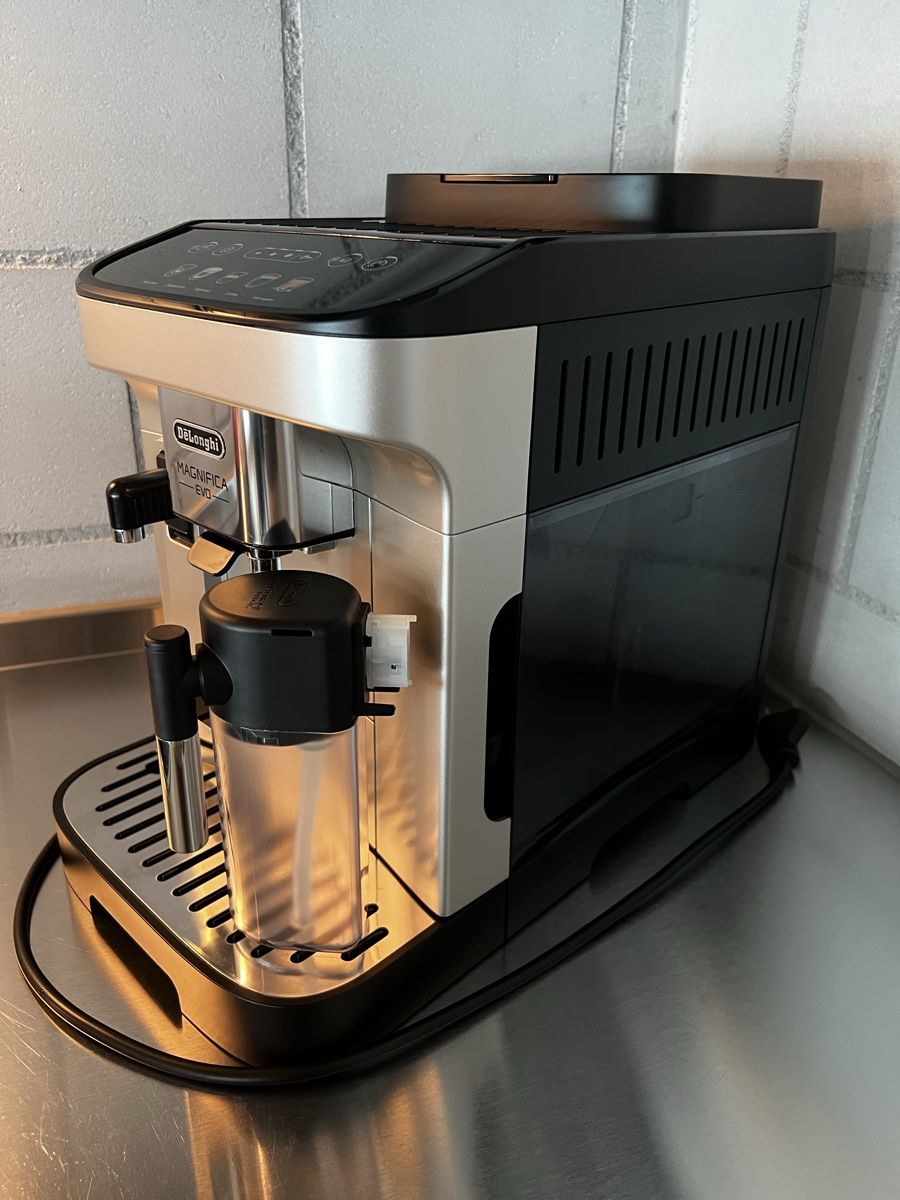 De'Longhi Macchine per caffè & Macchine per espresso: DeLonghi Magnifica Evo Kaffeevollautomat – Usato da Steffisburg venduto da Playgirl7 2