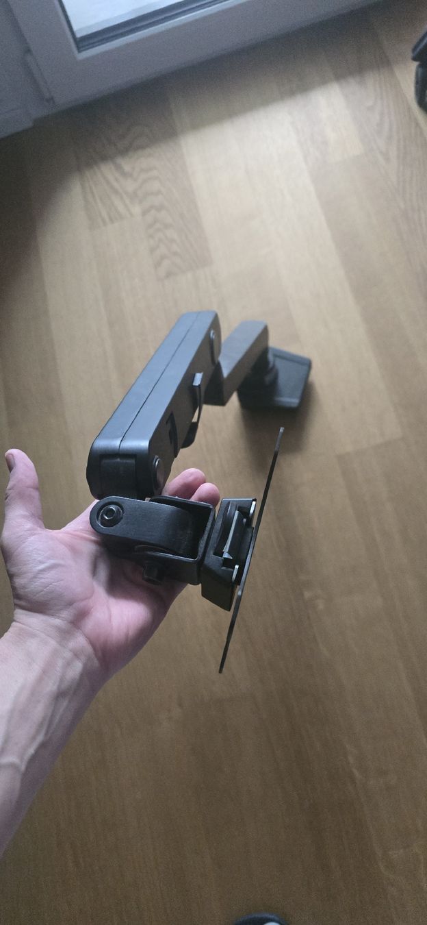 Staffa per monitor: Monitor halterung schwenkbar schwarz – Usato da Egerkingen venduto da bea_rxm7 1