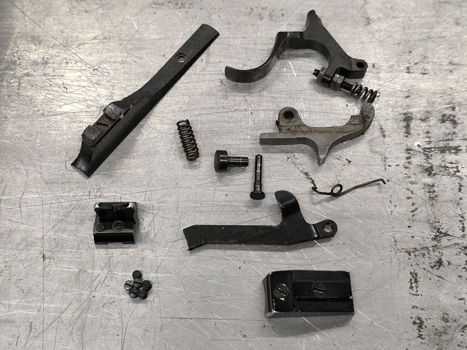 Kletterausrüstungen: Ersatzteile Gewehr Winchester mod 70 – Gebraucht aus Cama von anto_a