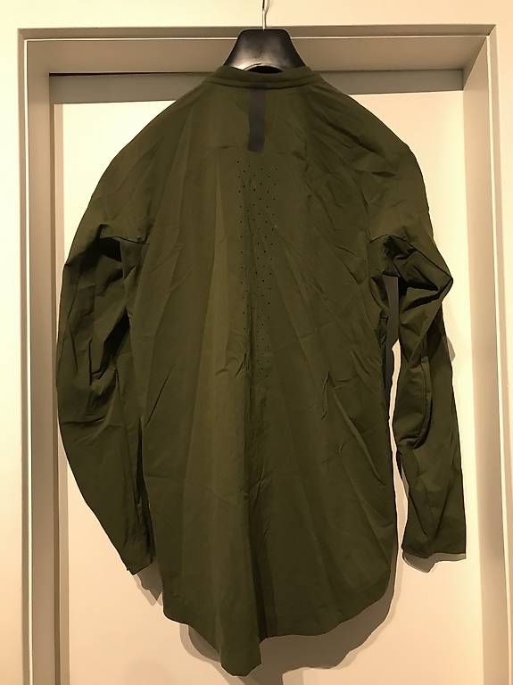 Camicie: Chemise NIKE verte M – Usato da Muri b. Bern venduto da Saldayann 1