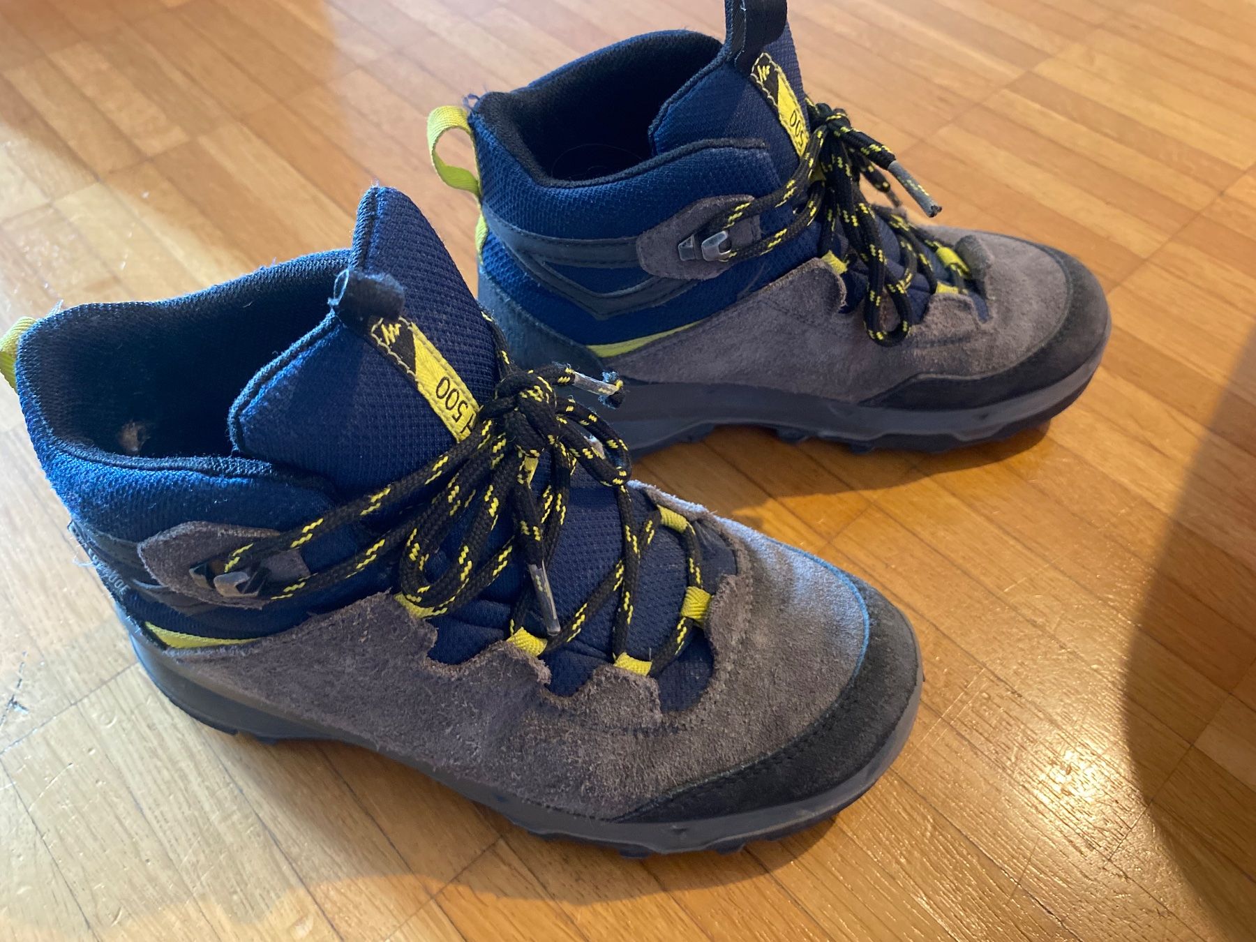 Decathlon Schuhe für Jungen: Chaussure de randonnée garçon – Gebraucht aus Basel von OK2010 1