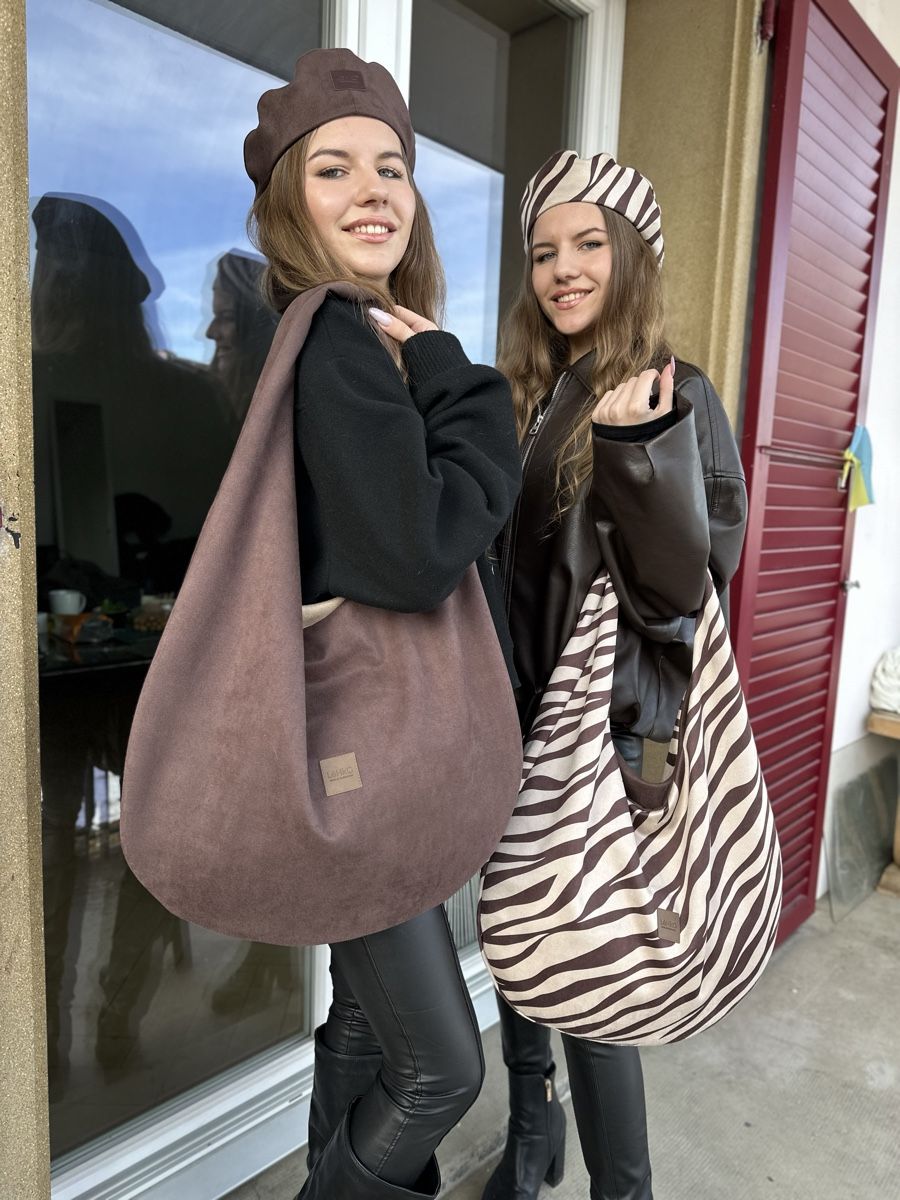 Borse da donna: Sac cabas réversible zébra/hazel soft-touch microfiber suede – Nuovo e nell'imballaggio originale da La Chaux-de-Fonds venduto da Yuliia_1 3