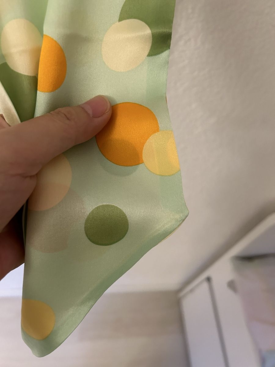 Foulards, Tücher & Schals: 100% Silk Scarf, Polka Dots, Neu！ – Neu und originalverpackt aus Zürich von mai_sxv7 3