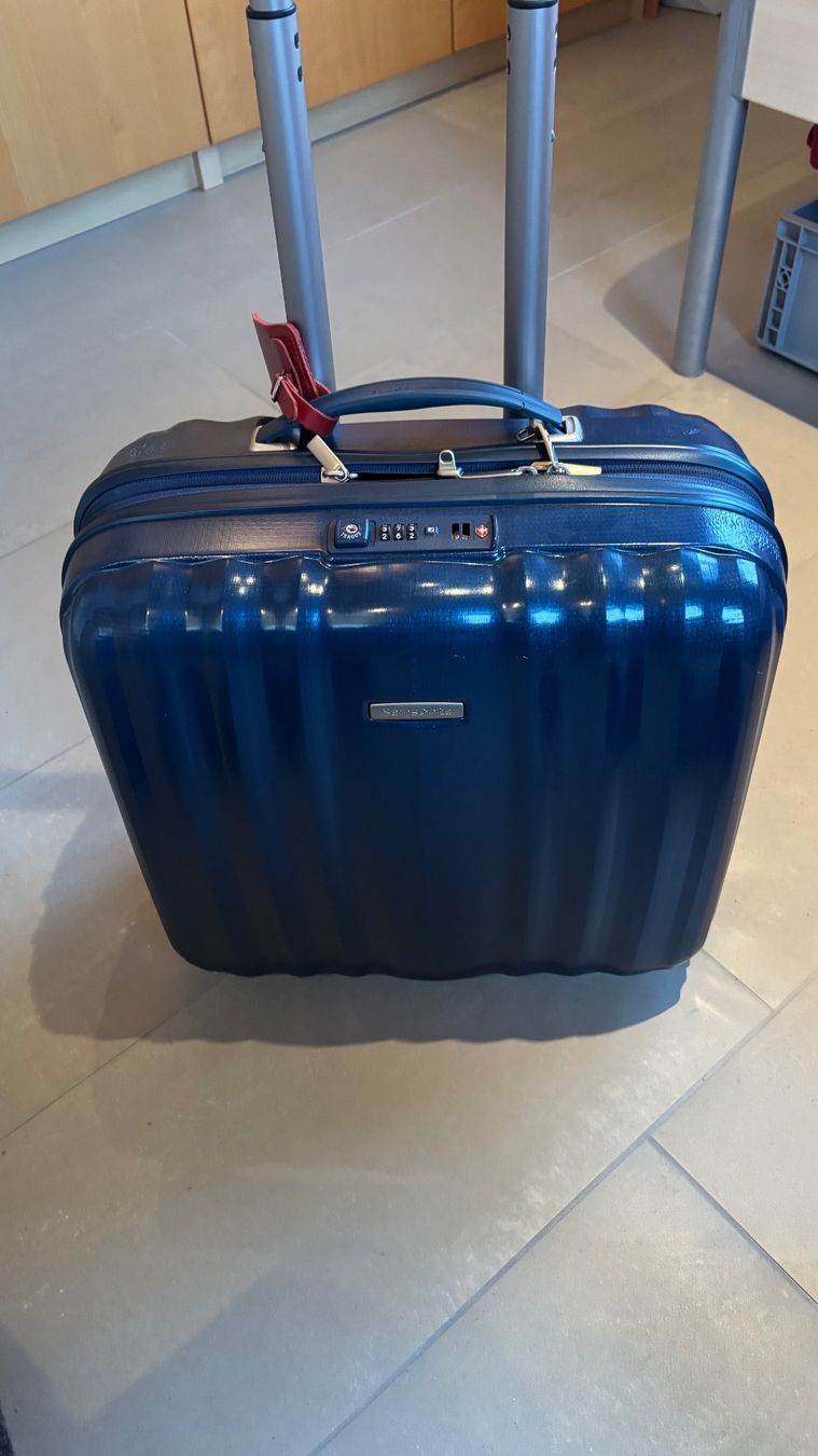 Samsonite Valigie: Samsonite - Lite Cube Rolling Tote Plus Blue – Usato da Hinwil venduto da Geo5 1