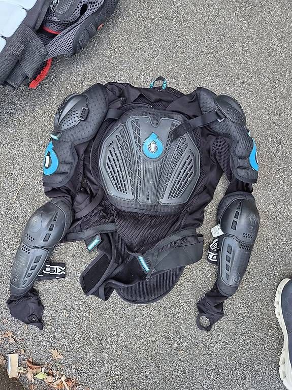 Schutz & Schoner: Protection Dorsale pour Downhill – Gebraucht aus Villars-sur-Glâne von scala-x