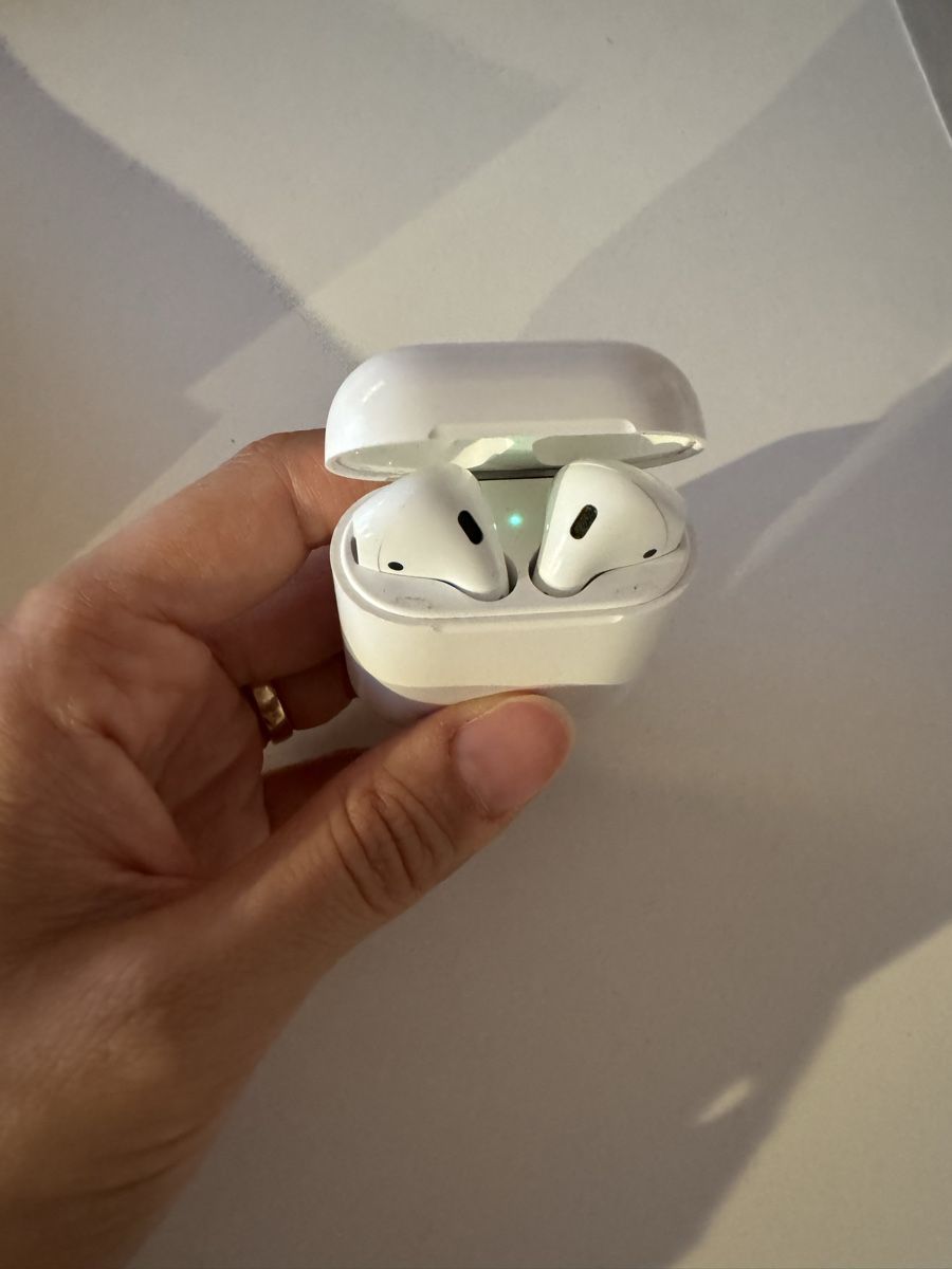Apple Kopfhörer: Apple AirPods 2. Generation inkl. Ladecase – Gebraucht aus Steinhausen von kambly02 2