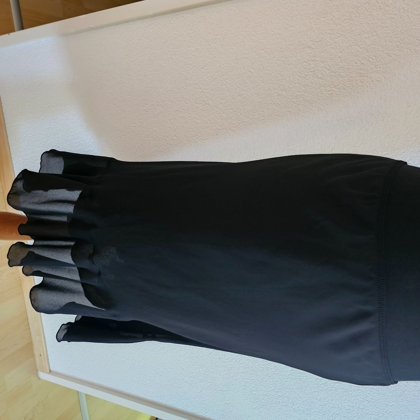 Maglioni & Felpe: Sehr elegantes kleider paket Gr. 42, – Nuovo e nell'imballaggio originale da wolfhalden venduto da 46464646 6