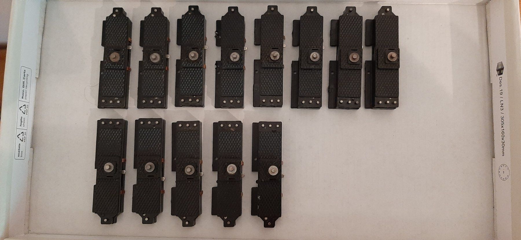 Modellini di ferrovie: 13 x Weichenantrieb H0 von Pilz, gebraucht – Usato da Wiesendangen venduto da pau_56xn
