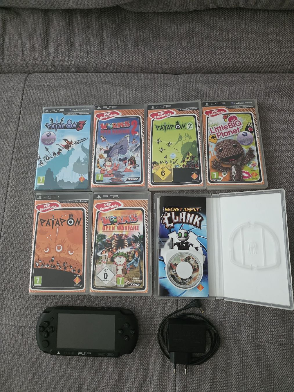 Sony Console: PSP Street E1004 - 8GB + 7 jeux – Usato da Sion venduto da Aizi57