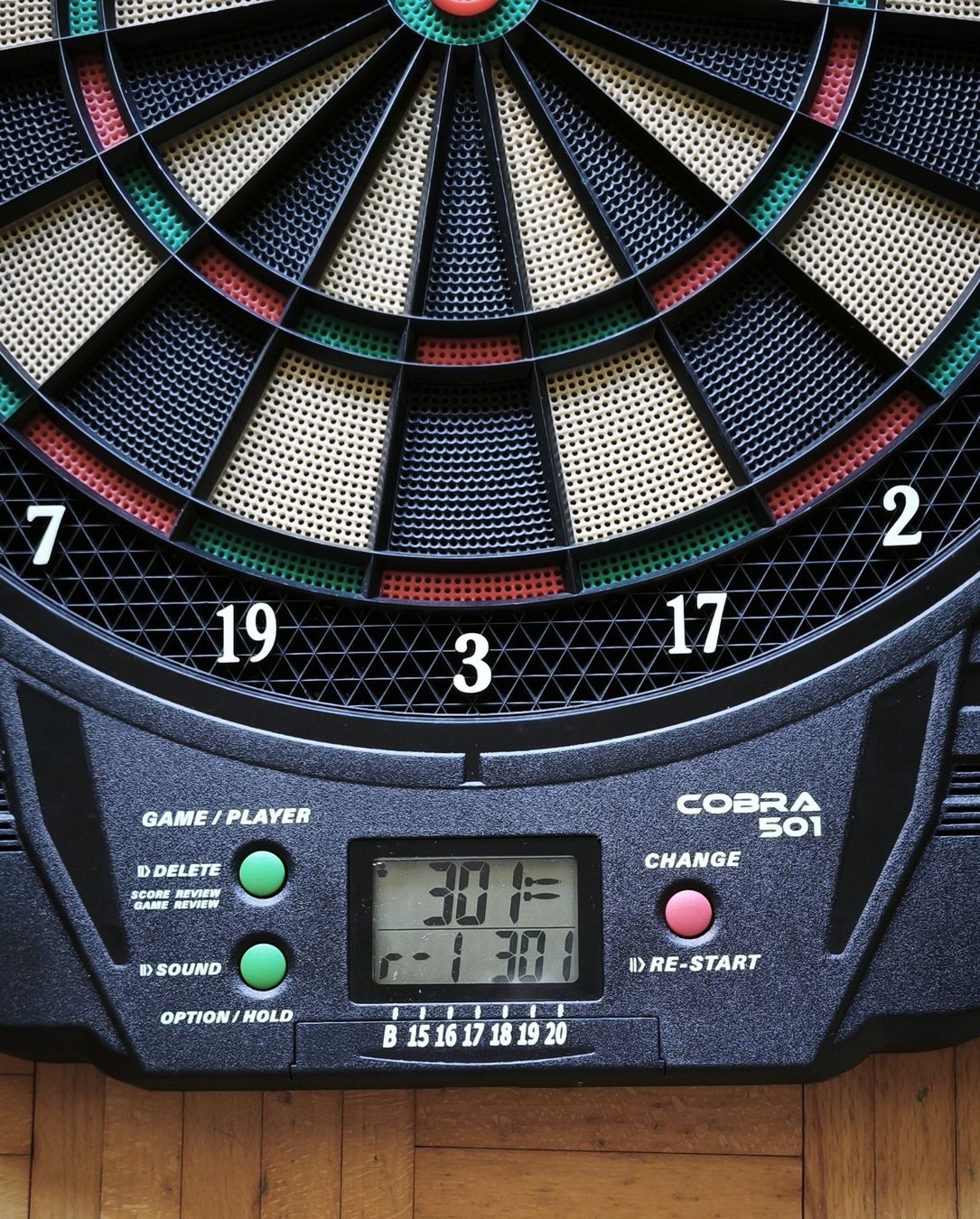 Freccette: Elektronische Dartscheibe Cobra 501 – Usato da Luzern venduto da Raui 1