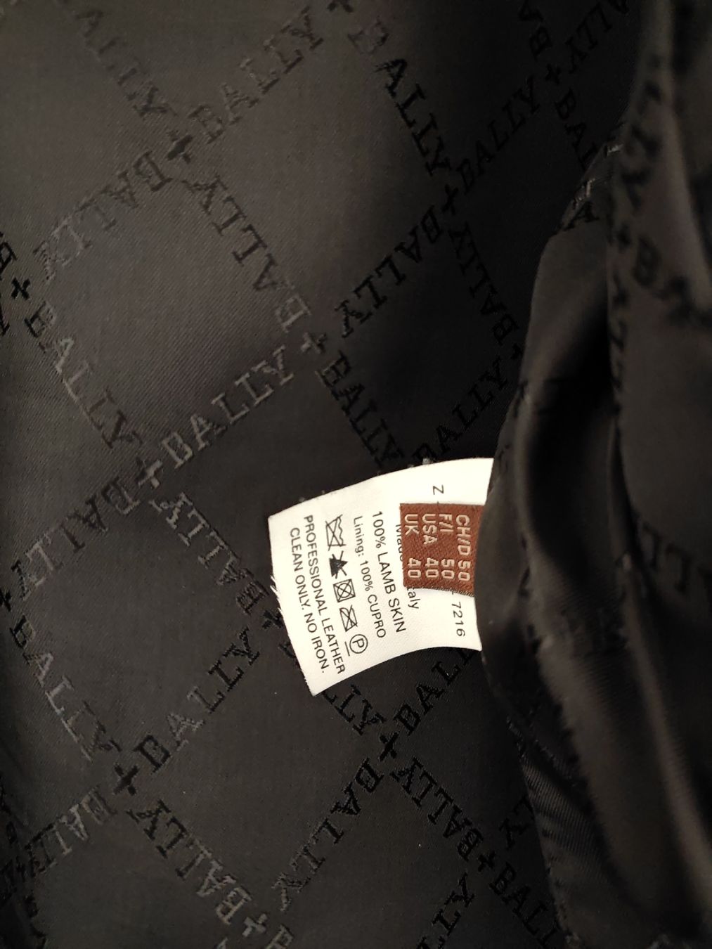 Bally Vestes: Bally Lederjacke – D'occasion à Schindellegi par Deladelsen 1