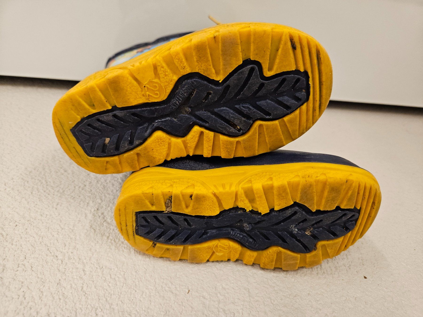 Schuhe für Jungen: Gummistiefel Gr. 22 – Gebraucht aus Herrliberg von Jummi 2