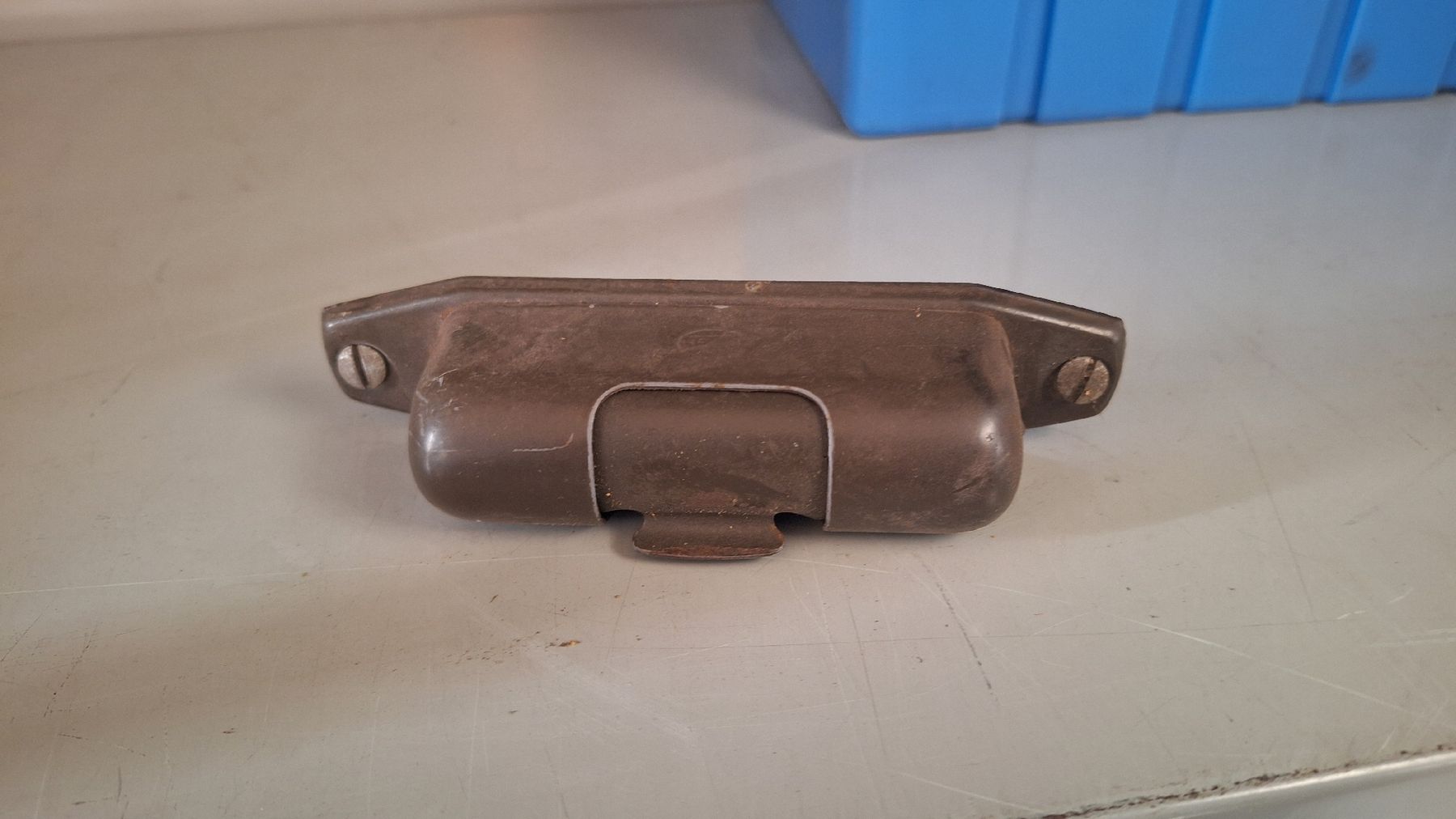Schweizer Armee Lampade: Alte Vintage Schiffslampe 12V Bootlampe 2W Lampe Vwbus Armee – Usato da Langenthal venduto da Physycer0 2