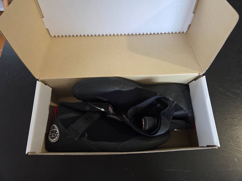 Rip Curl Herrenschuhe: Rip Curl Flashbomb 3mm H Split Toe Neoprenschuhe - Neu – Neu und originalverpackt aus Hinwil von roede1 3