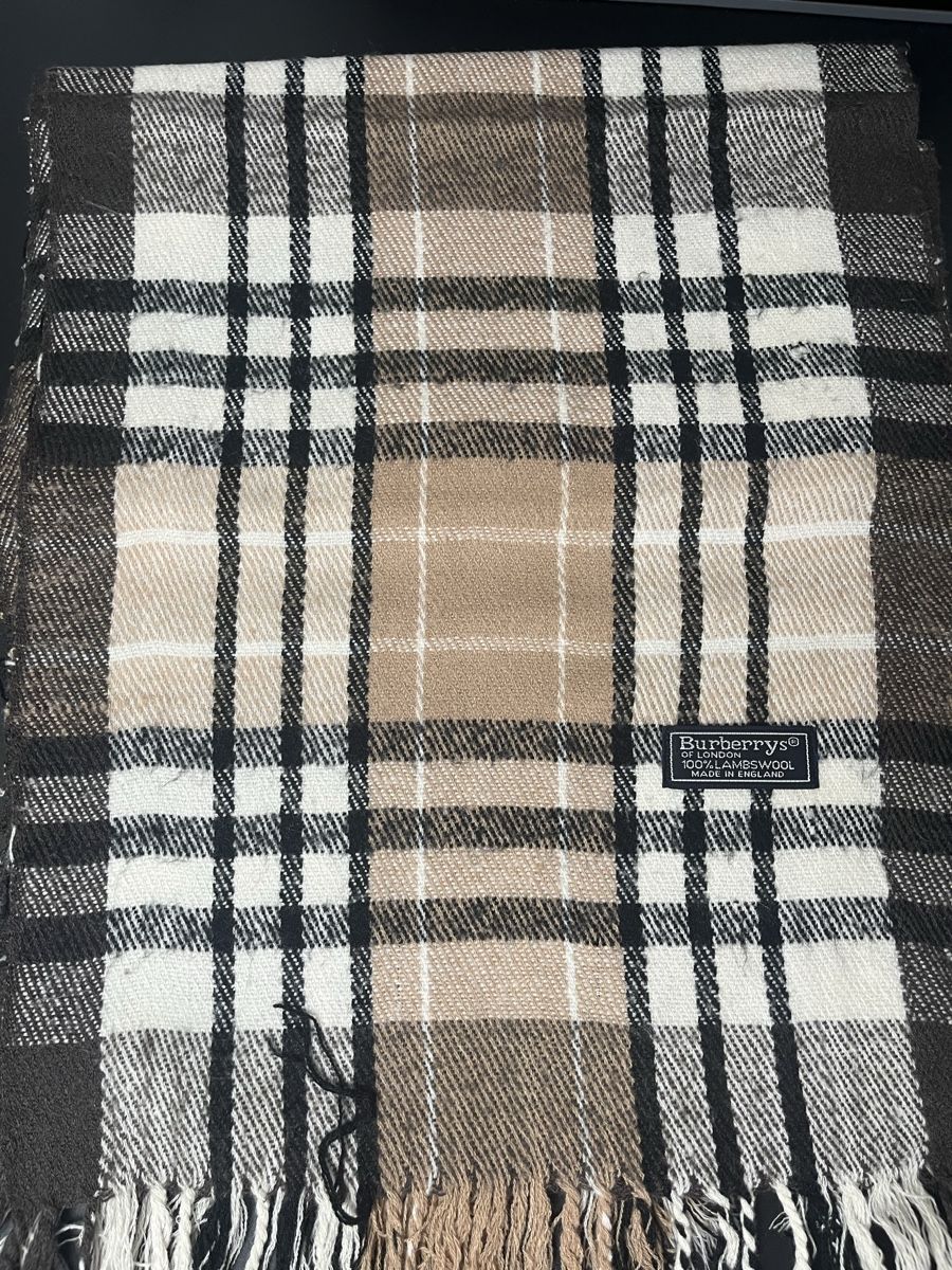 Burberry Schals: Écharpe Burberry authentique beige monogramme  – Neu (gemäss Beschreibung) aus Les Avanchets von ldn.shop 2
