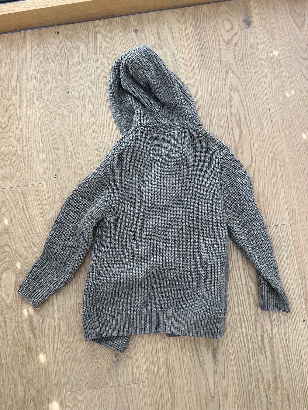 Zara Giacche & Cappotti: Schöne Strickjacke von ZARA Gr. 120 – Usato da Ennetbaden venduto da Katiusia 5