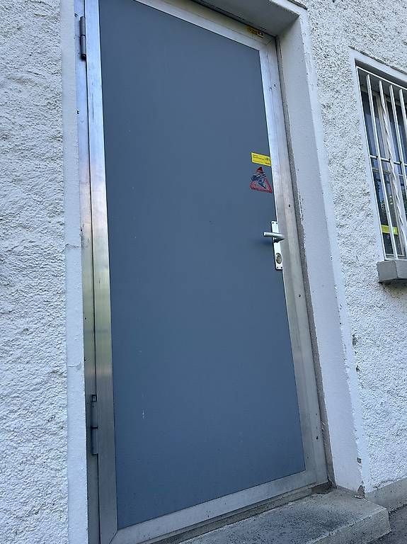 Türen: Türen Alu 3 Stk. – Gebraucht aus Stans von Benzen