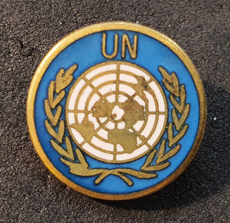 W137 - Pin UN / United Nations Logo (Gebraucht) in für CHF 2.6 – mit ...