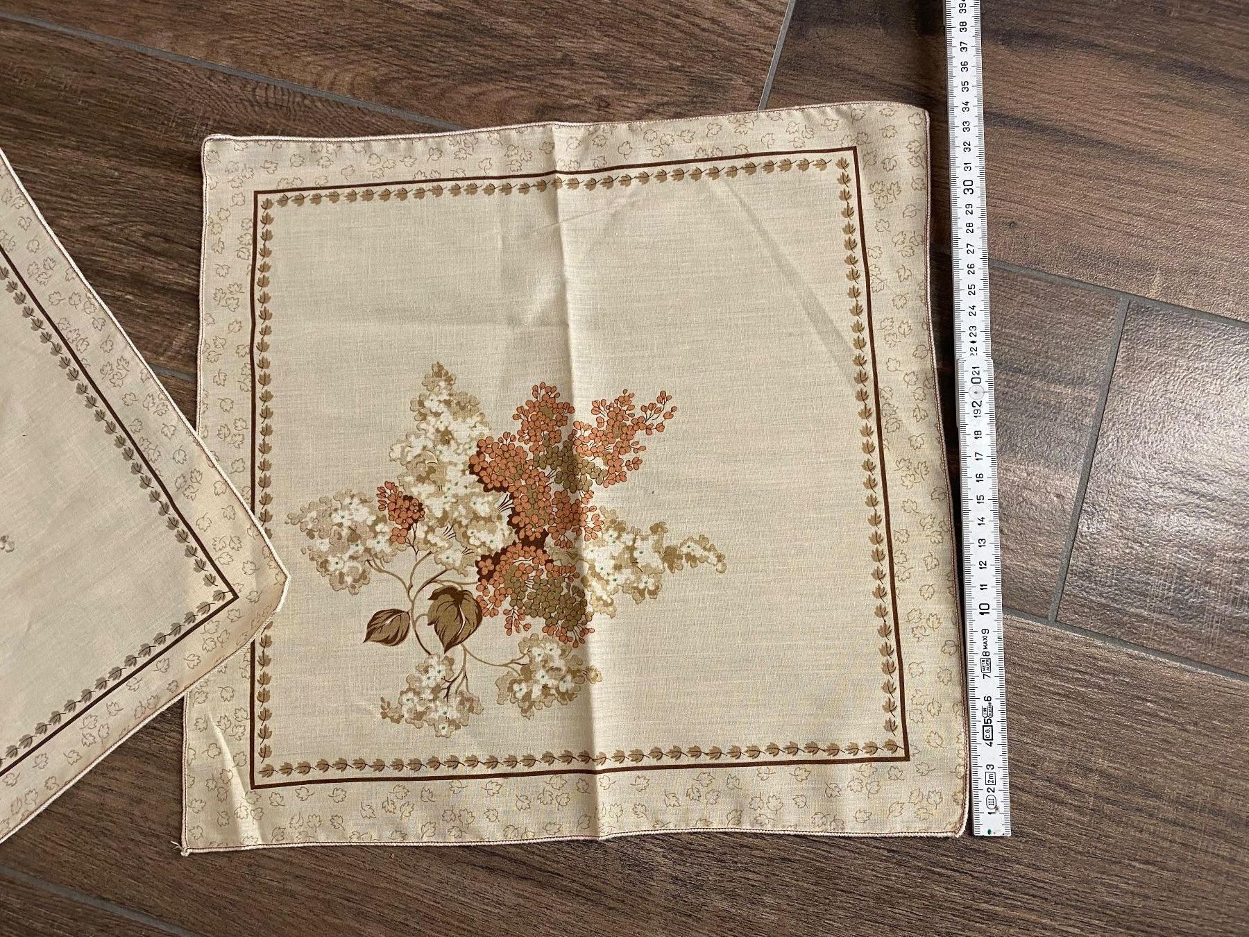 Tovaglioli: 2 Servietten beige Vintage 35 x 35 cm – Usato da Pratteln venduto da a23_j2gs 2