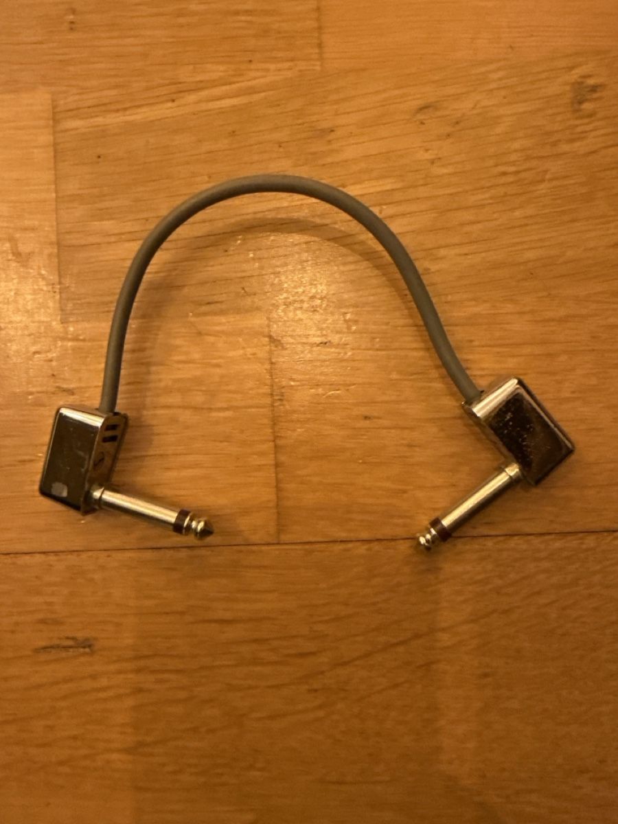 Cavi: Patchkabel, gewinkelt, grau, gebraucht, Gitarren-Effekte – Usato da Basel venduto da mik_tm6m 1