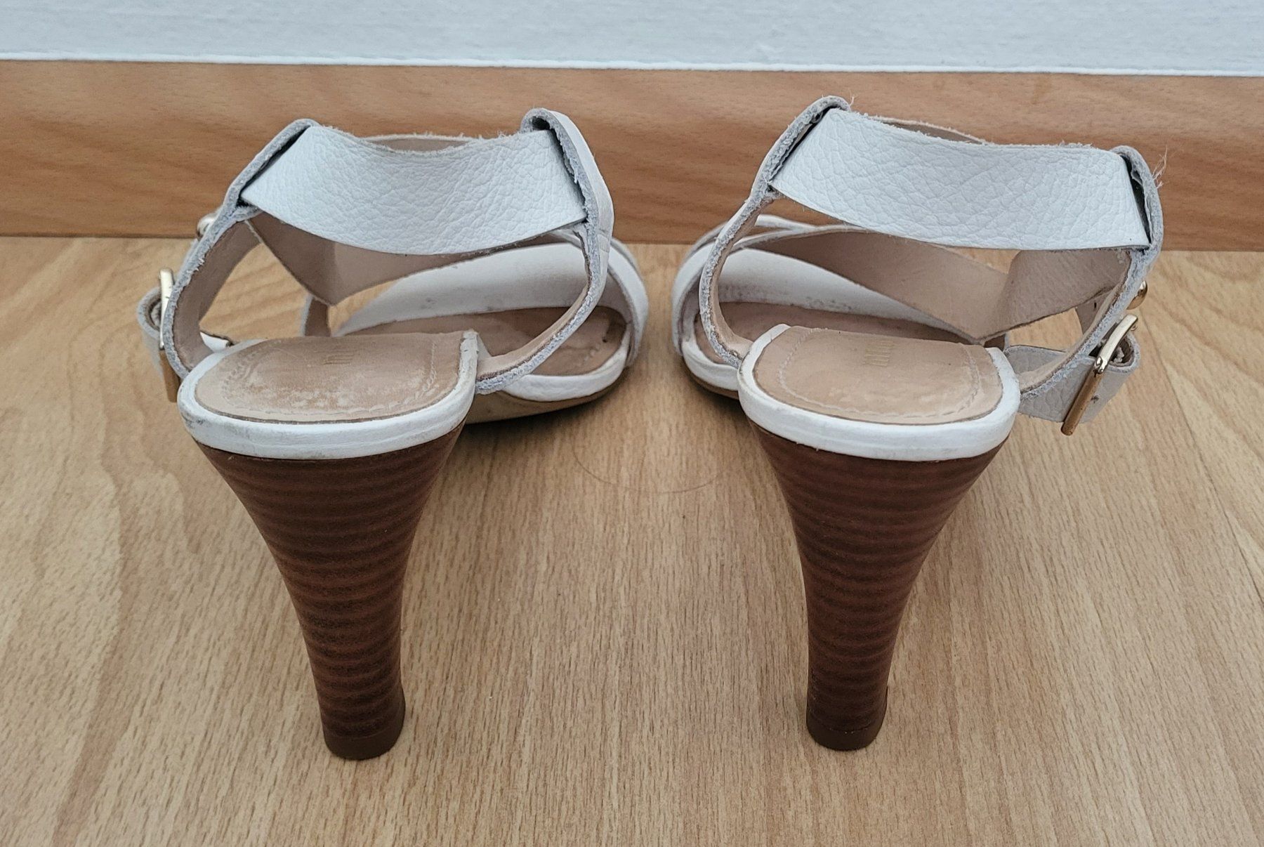 Scarpe da donna: Minelli Sandalen aus Echtleder, weiss – Usato da Basel venduto da jma_vh95 5