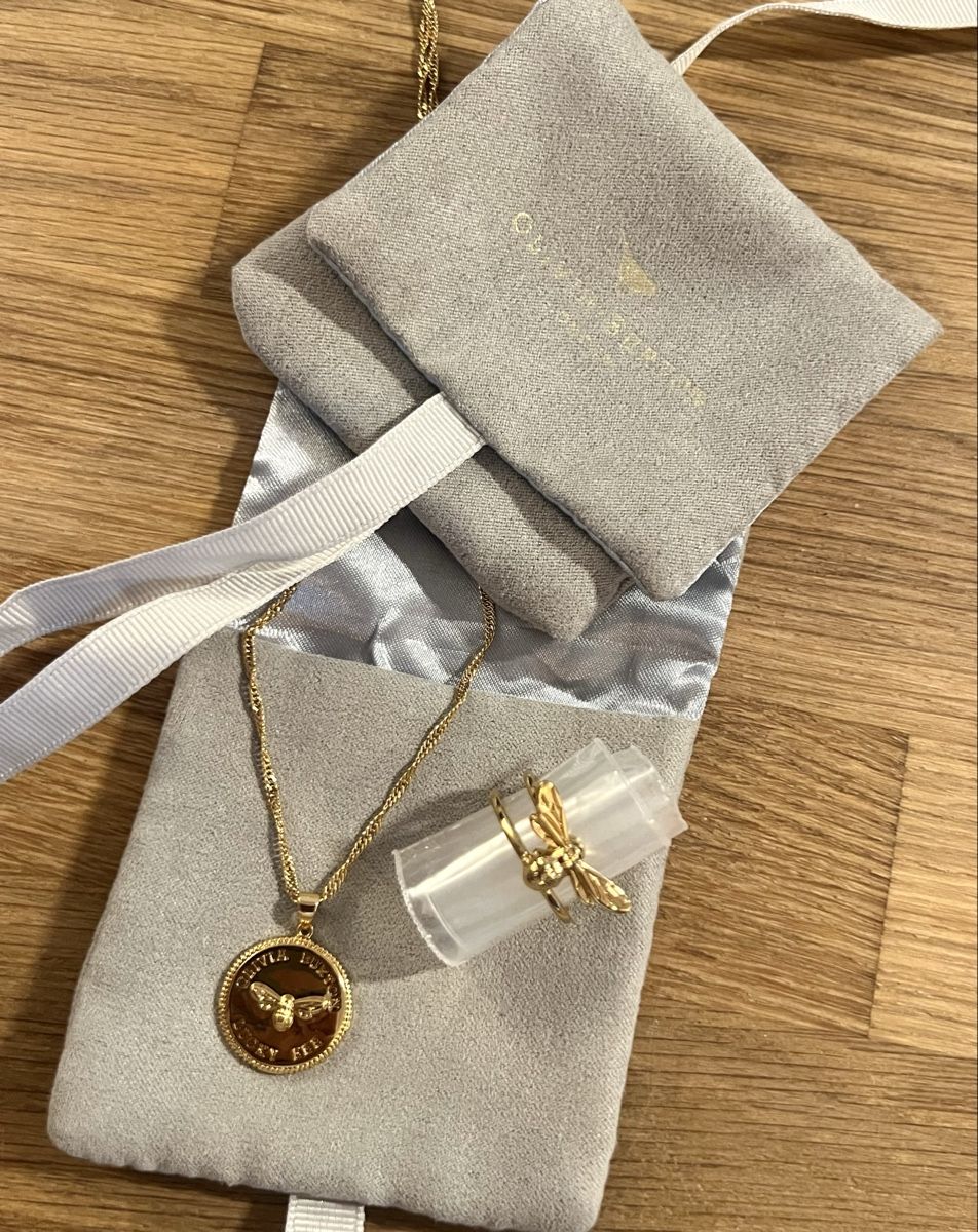 Sonstiger Schmuck: Olivia Burton Bijoux set – Neu und originalverpackt aus Ecublens VD von cel_2vx7