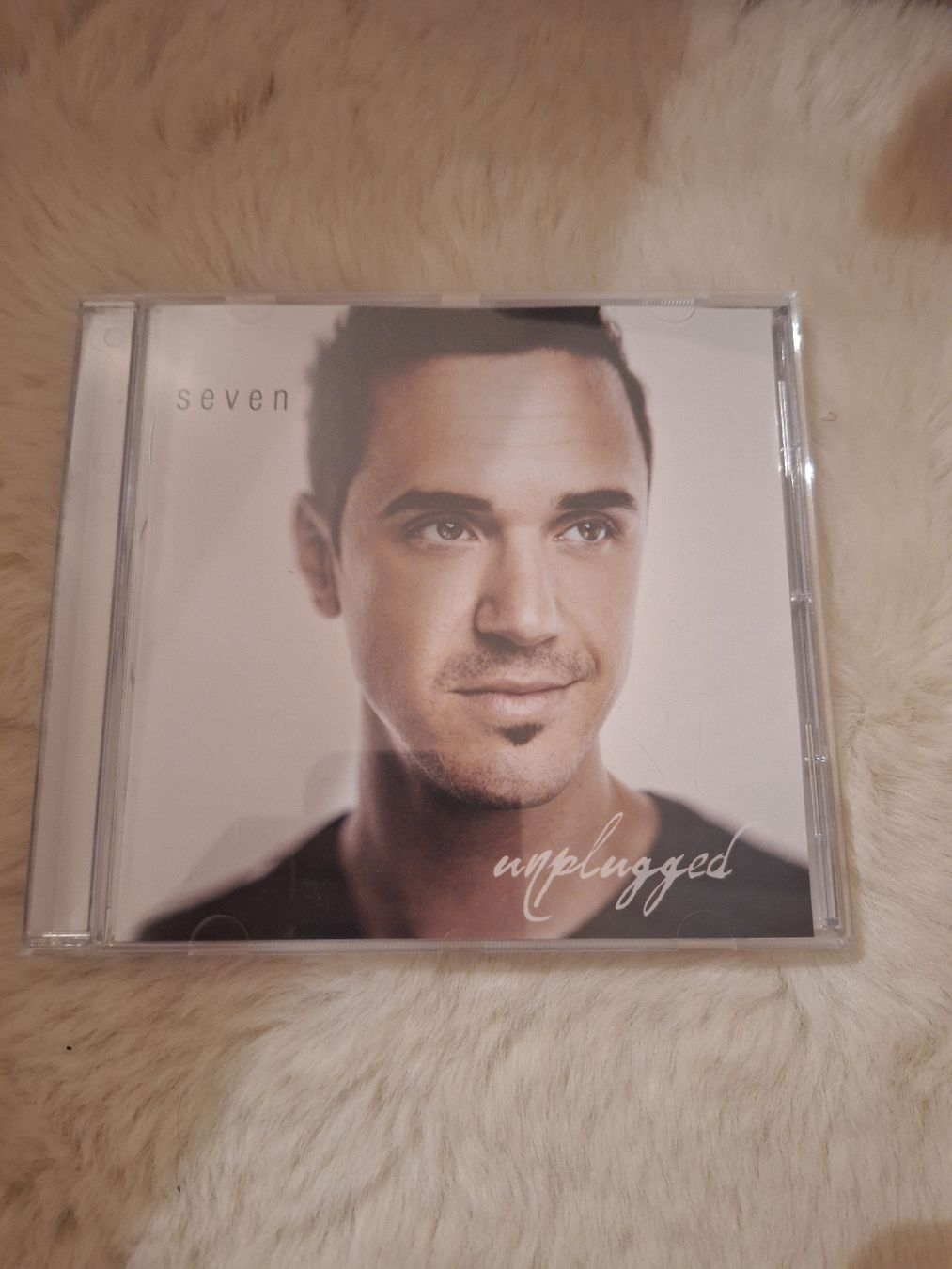 CD: CD Seven – Usato da Wanzwil venduto da chlinih93