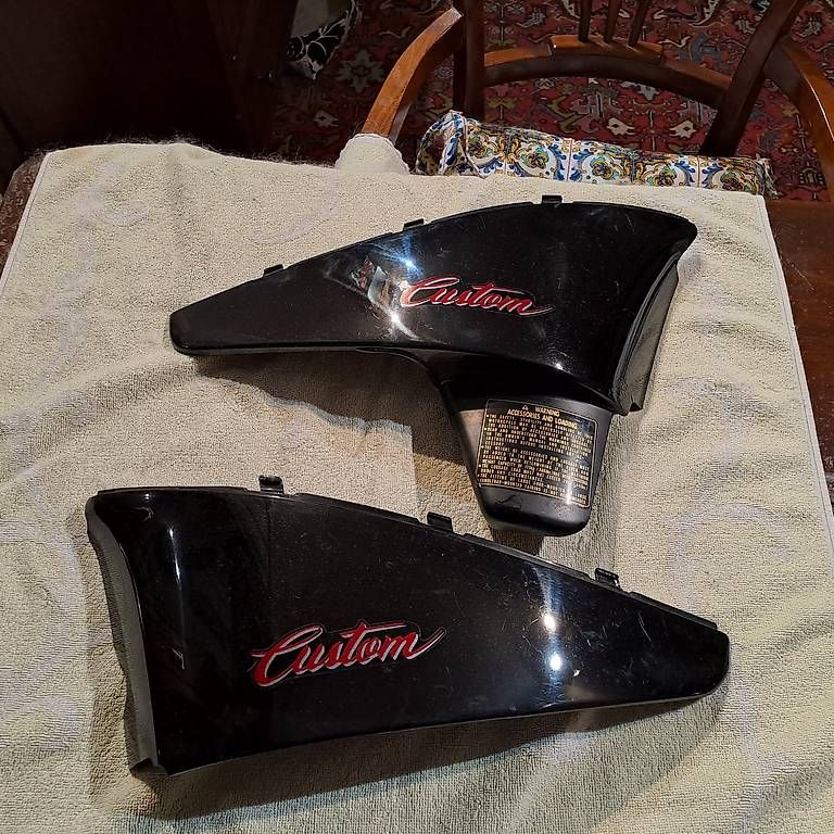 Honda Tutti i ricambio per moto: fianchetti Honda Shadow – Usato da Riva San Vitale venduto da Marneta