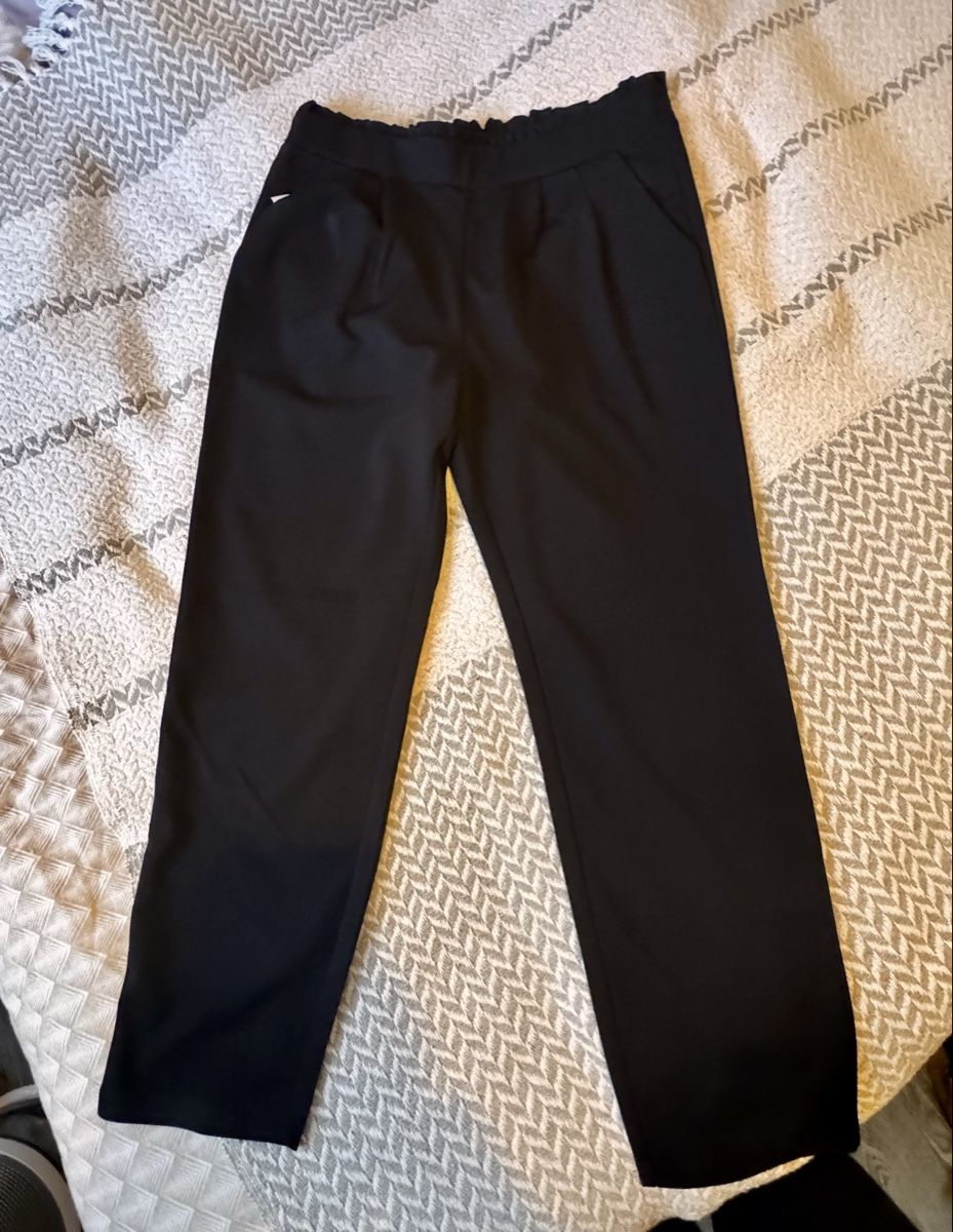 Hosen: Pantalon noir élégant avec taille élastique - Taille 40 – Gebraucht aus Lausanne von Flomag 1