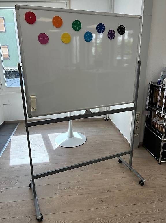 Lavagne: Grand tableau blanc double face sur roulettes – Usato da Fribourg venduto da lau_ygq6 1