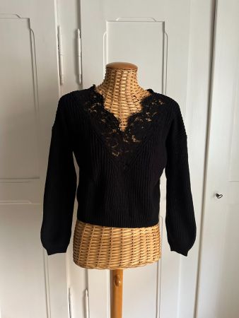ONLY - cropped Strickpullover schwarz mit Spitze XS