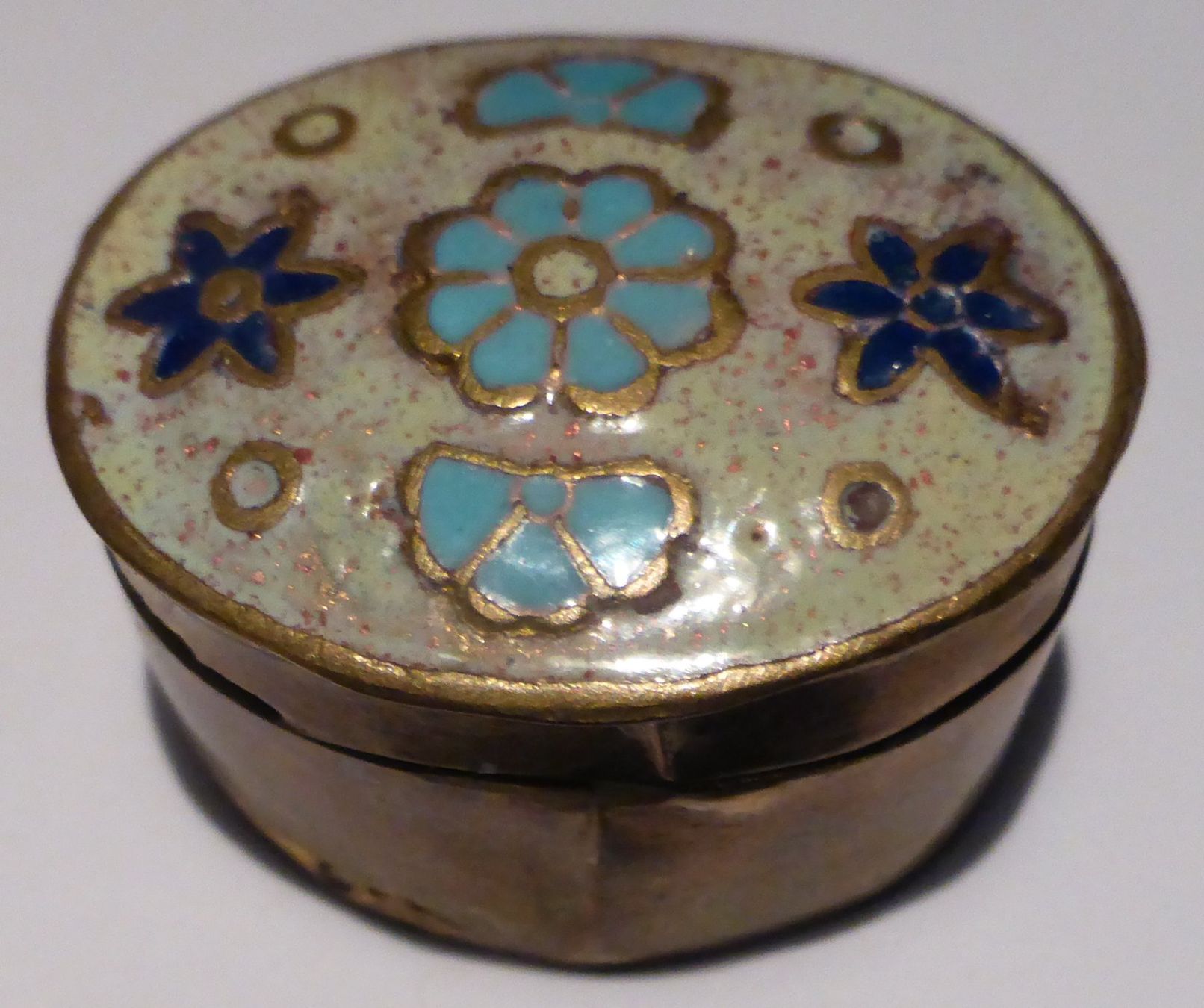 Tutte le decorazioni: CLOISONNÉ -DOSE;---ANTIK /  ALT;---HAND -ARBEIT; INTERESSANT – Usato da Zürich venduto da tritonis