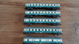 5 diverse Personenwagen DB Minitrix Spur N