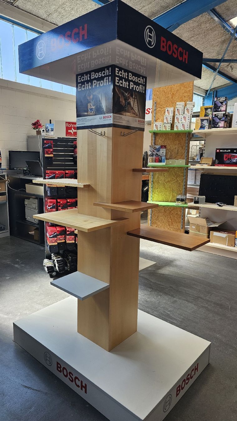 Scaffali: BOSCH Ausstellungsregal ab CHF 1.00 – Usato da Koppigen venduto da Bracher_Mail-House