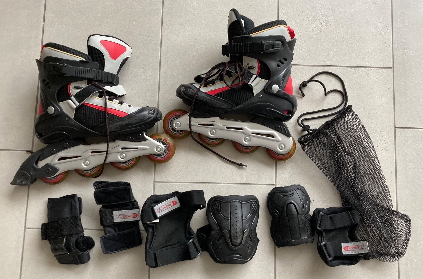 Pattini in linea & Pattini a rotelle: Inline Skates + Schoner Set, Grösse 40/41, Top Zustand – Usato da Nussbaumen AG venduto da car_7b54