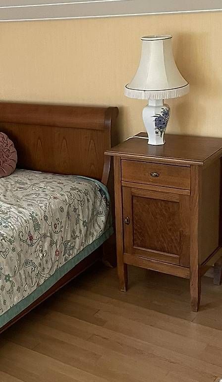 Tables de nuit: Chevet en bois  style classique – D'occasion à Grimisuat par cde_j5hh